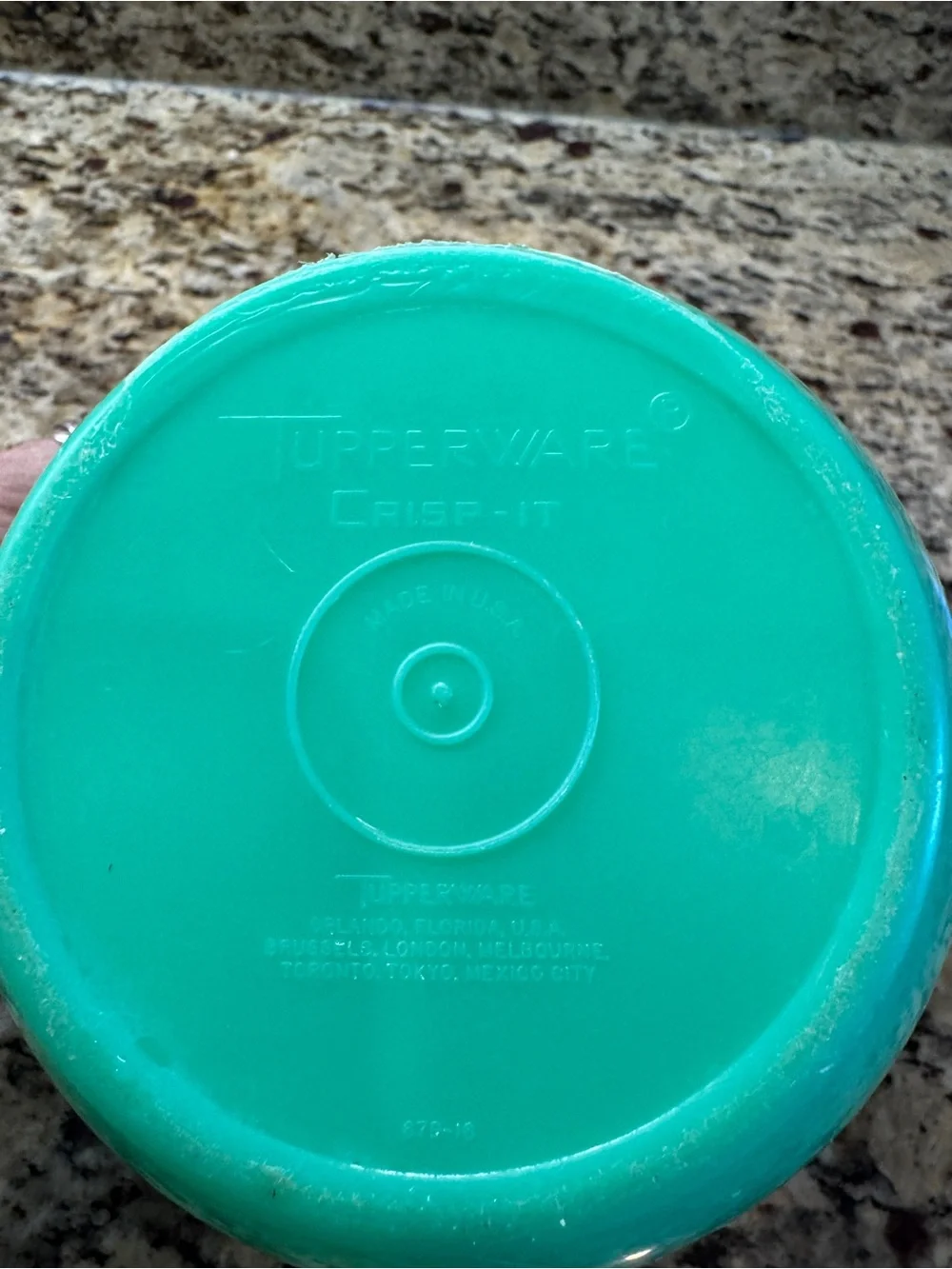 Vintage Tupperware Crisp-It Lettuce Keeper Jadeite Green Bowl 679 & Lid 680